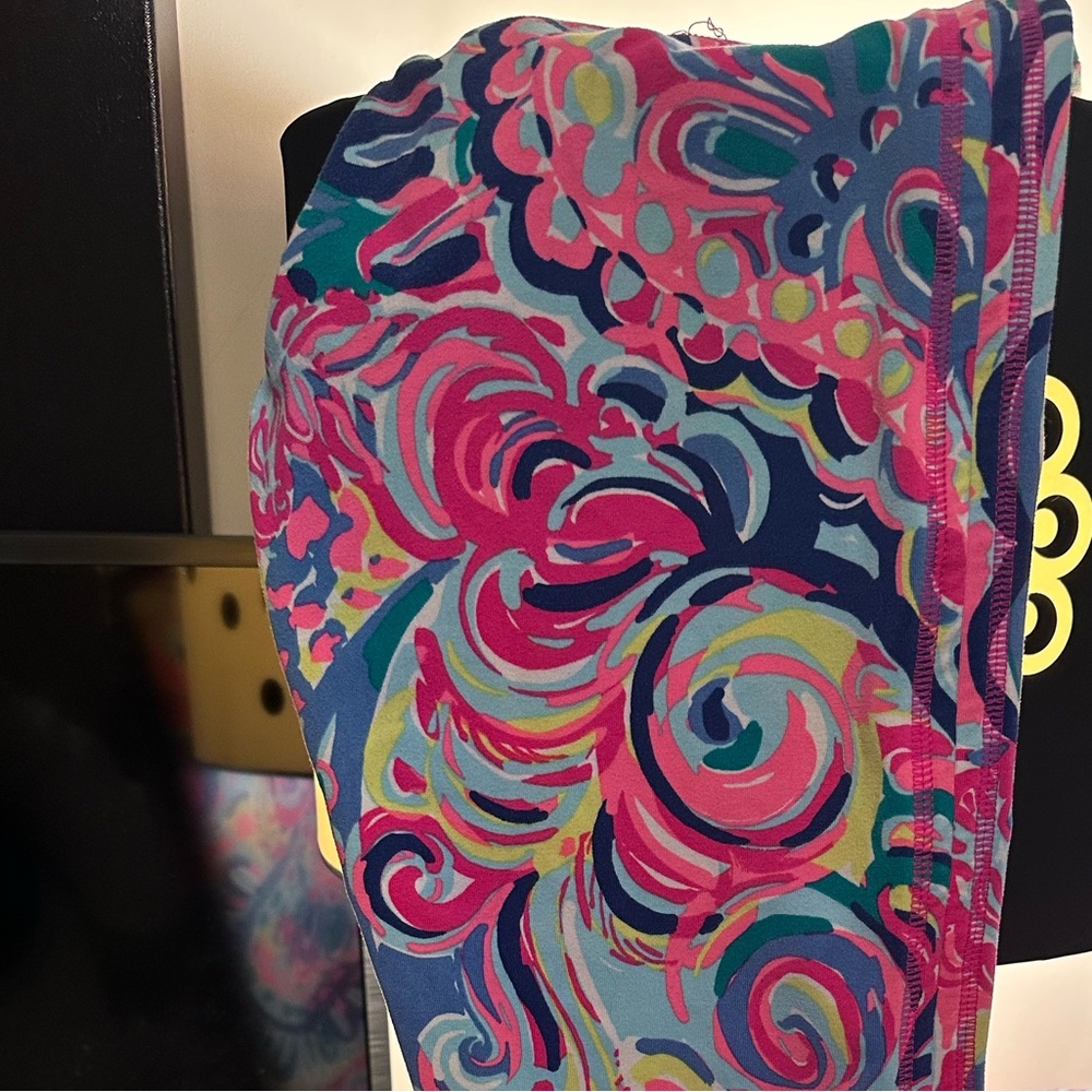 Lilly Pulitzer Capri leggings - size Medium